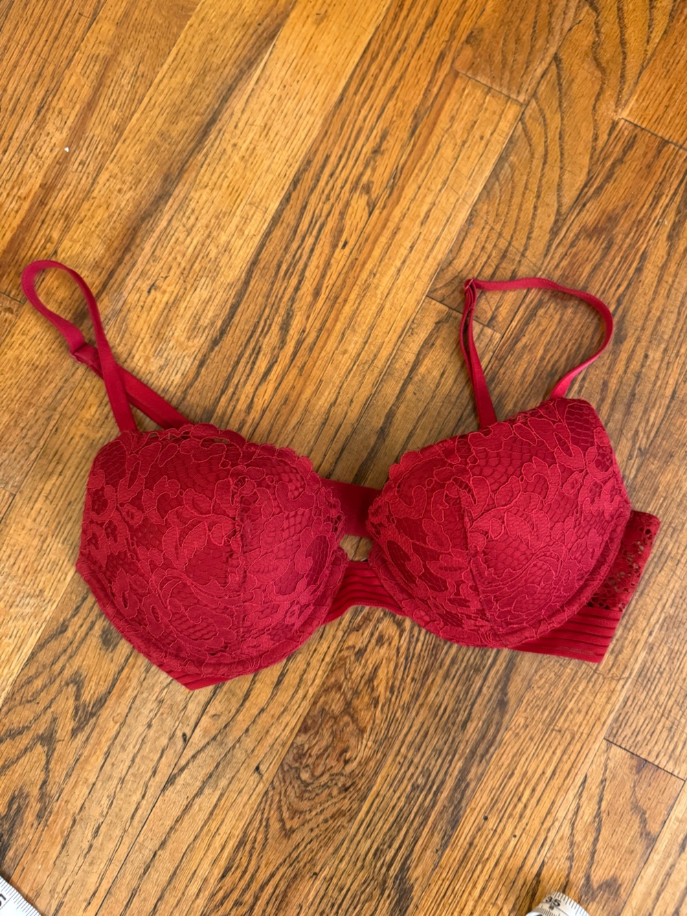 Victorias Secret 32C Very Sexy Push Up Red Lace Bra